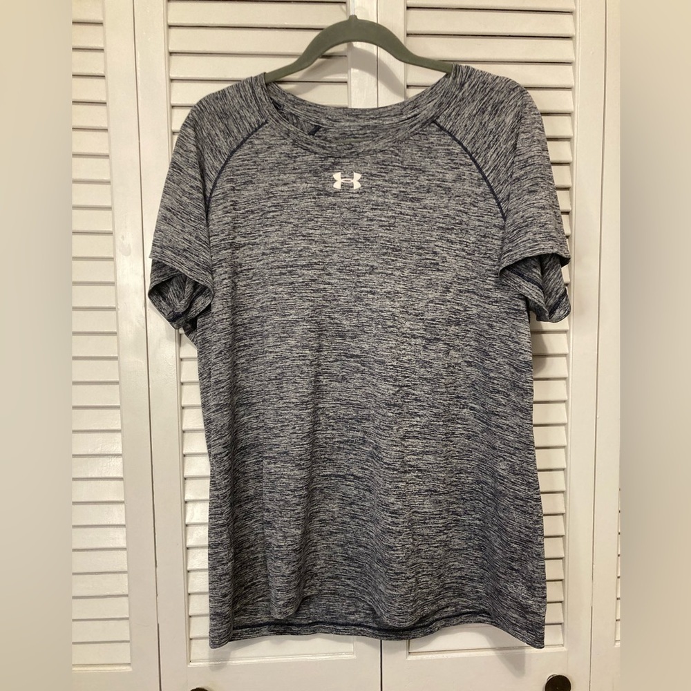 Under Armour Grey And Black Loose T-Shirt Size Extra Large